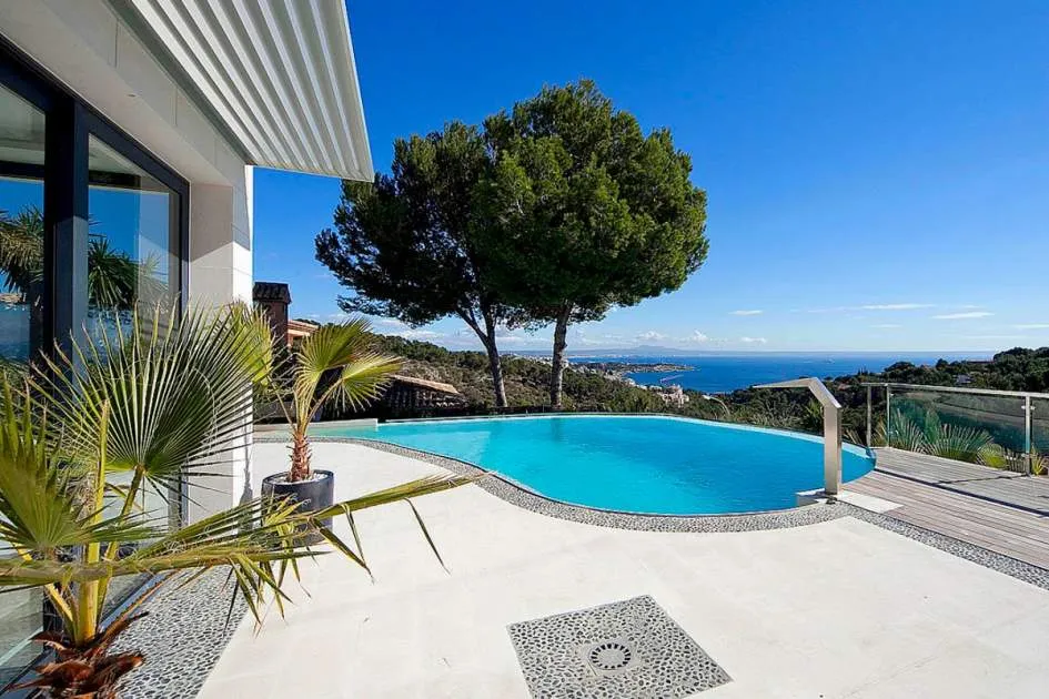 Moderne Designer Villa in Bendinat mit sensationellem Meerblick