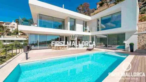 Meerblickvilla mit aufregender und besonderer Architektur in Costa d'en Blanes oberhalb von Puerto Portals