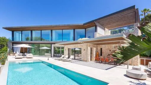 Einzigartige Architektenvilla mit Meerzugang und höchstem Wohnkomfort