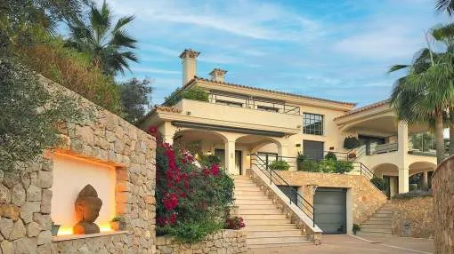 Wunderschöne Villa mit sensationeller Aussicht in Toplage