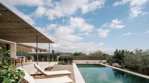 Moderne Luxusvilla in residenter Wohnlage