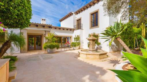 Repräsentative Villa auf großzügigem Gartengrundstück direkt am Golfplatz Repräsentative Villa auf großzügigem Gartengrundstück direkt am Golfplatz
