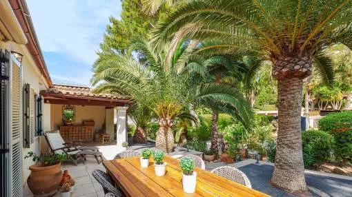 Villa mit mediterranem Charme in begehrter Villenwohnlage Villa mit mediterranem Charme in begehrter Villenwohnlage