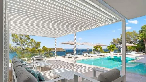 Grandiose Villa direkt an der Küste mit Topausstattung und Meerzugang
