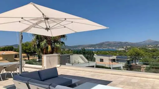 Moderne Villa mit Luxus-Ausstattung und atemberaubendem Blick