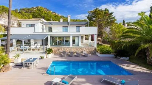Stilvolle Villa mit Panoramablick in bester Wohnlage