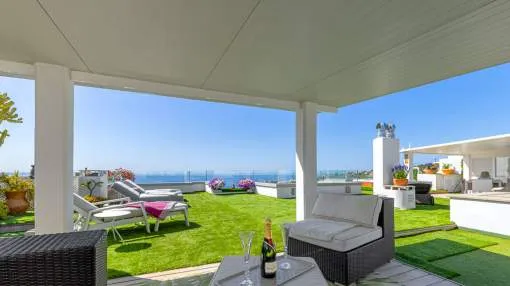 Erstklassiges Penthaus mit spektakulärem Meer- und Panoramablick