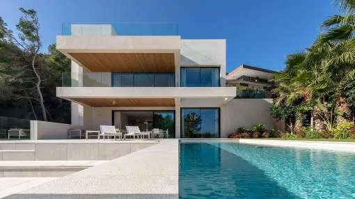 Luxuriöse Villa mit Panoramablick bis nach Palma