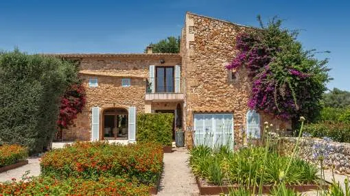 Mediterrane Finca-Oase mit absoluter Privatsphäre, SPA Bereich, Tennisplatz und Panoramablick