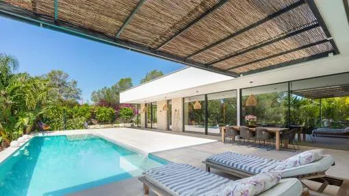 Sonnige Designvilla mit luxuriöser Ausstattung