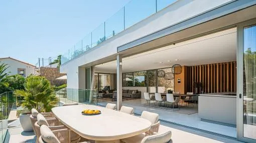 Neubau-Villa im modernen Design mit Wellness-Etage