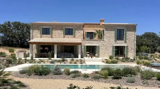 Elegante Neubaufinca mit hochwertiger Ausstattung, traumhaftem Garten und fantastischen Panoramablick