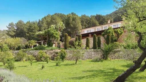 Mediterranes Landhaus in einzigartiger Lage auf 16.277 m² Kulturgrundstück