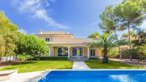 Strandnahe Villa im mediterranen Stil mit modernen Elementen