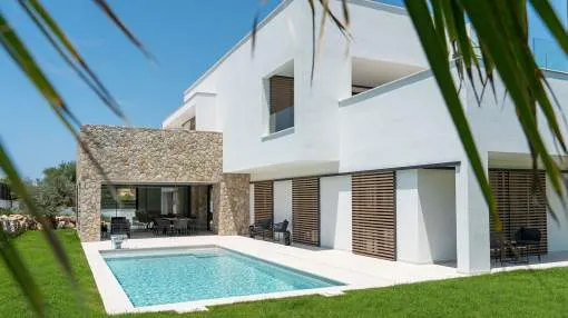 Moderne Luxusvilla nahe dem Club Nautico