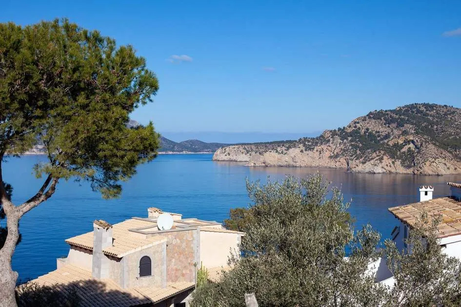 La Mola: Mediterrane Villa mit wunderschönem Hafen- und Meerblick