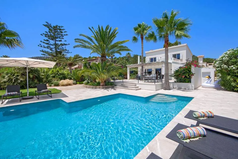 Stilvoll sanierte Villa mit Hafenblick und Lizenz zur Ferienvermietung