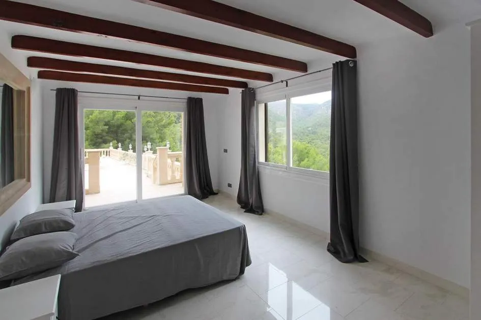 6-Schlafzimmer Villa mit Pool in Costa d’en Blanes zu vermieten