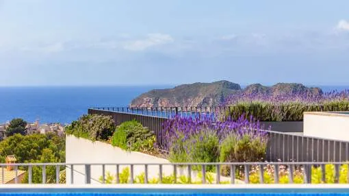 Luxus-Penthaus mit beeindruckender Rooftop-Lounge nahe Port Adriano Luxus-Penthaus mit beeindruckender Rooftop-Lounge nahe Port Adriano