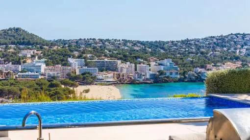 Moderne Luxusvilla mit grandiosem Blick