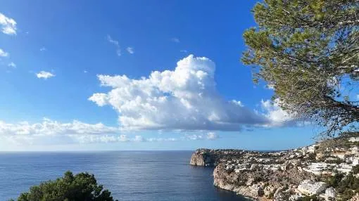 Cala Llamp – Top-Grundstück mit erteilter Baugenehmigung und Meer- und Panoramablick