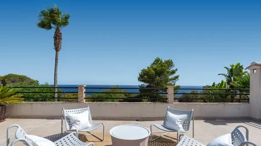 Traumhafte Villa mit Meerblick, Gästehaus und Pool