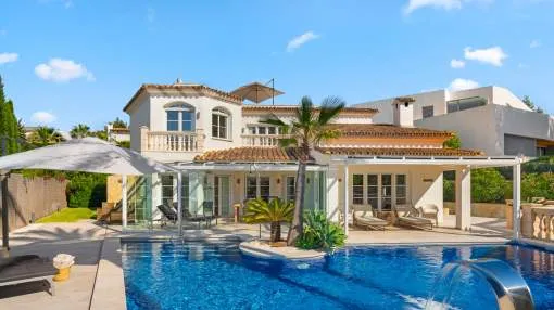 Modernisierte Villa in erstklassiger Lage von Nova