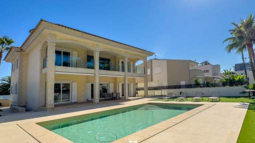 Exklusive Villa in Les Meravelles - modernes Wohnen in Meer-Nähe